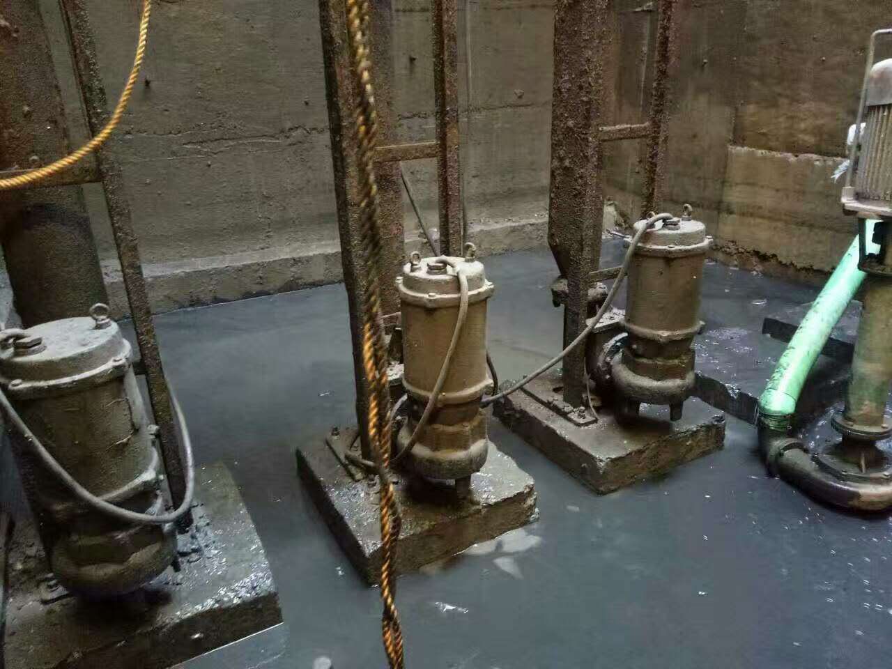 南芬污水池清理