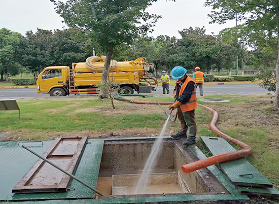 南芬化油池清理